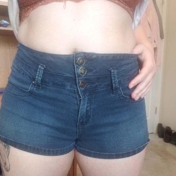 Shorts - Picture 1 of 1